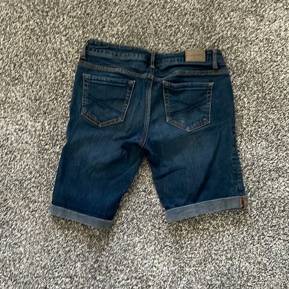 Aeropostale size 2 dark denim Bermuda shorts - Picture 2 of 2